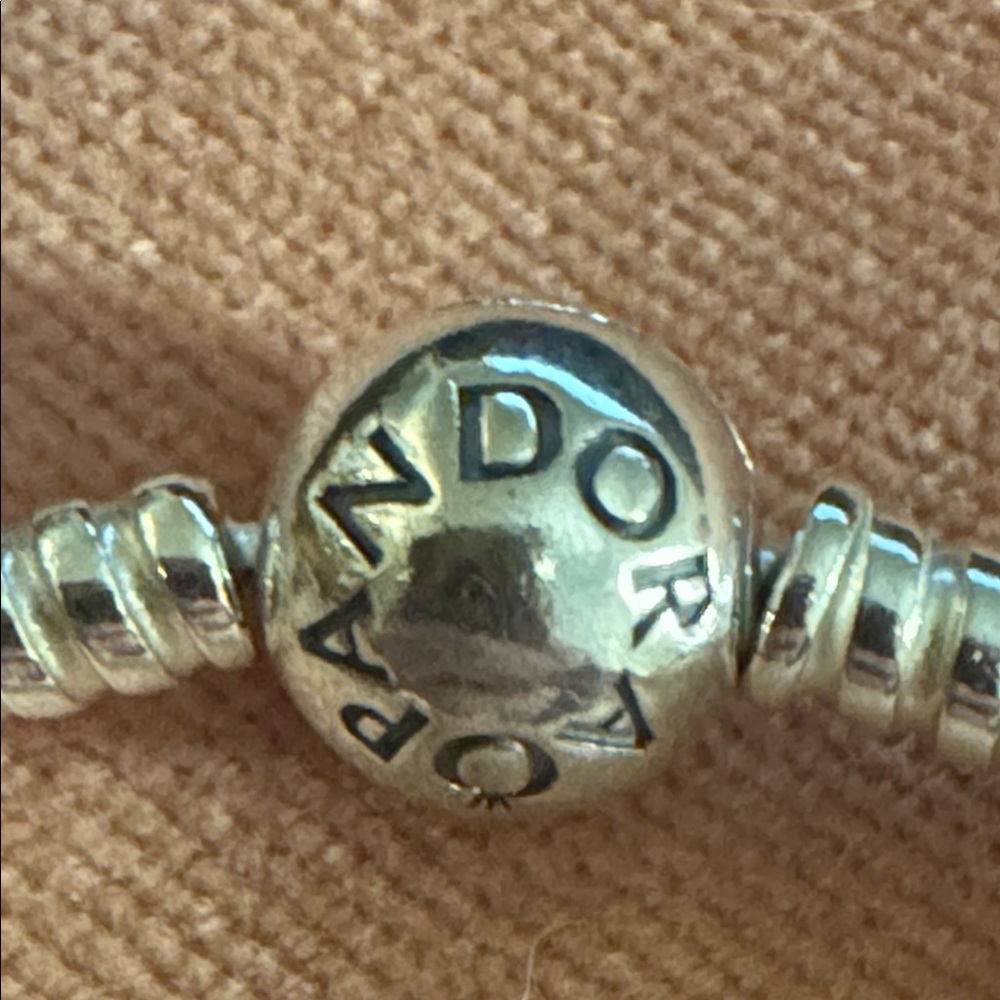 Disney Pandora Bracelet - Disney Parks Castle Clasp - Silver 8.3” - New in Box - Picture 5 of 12